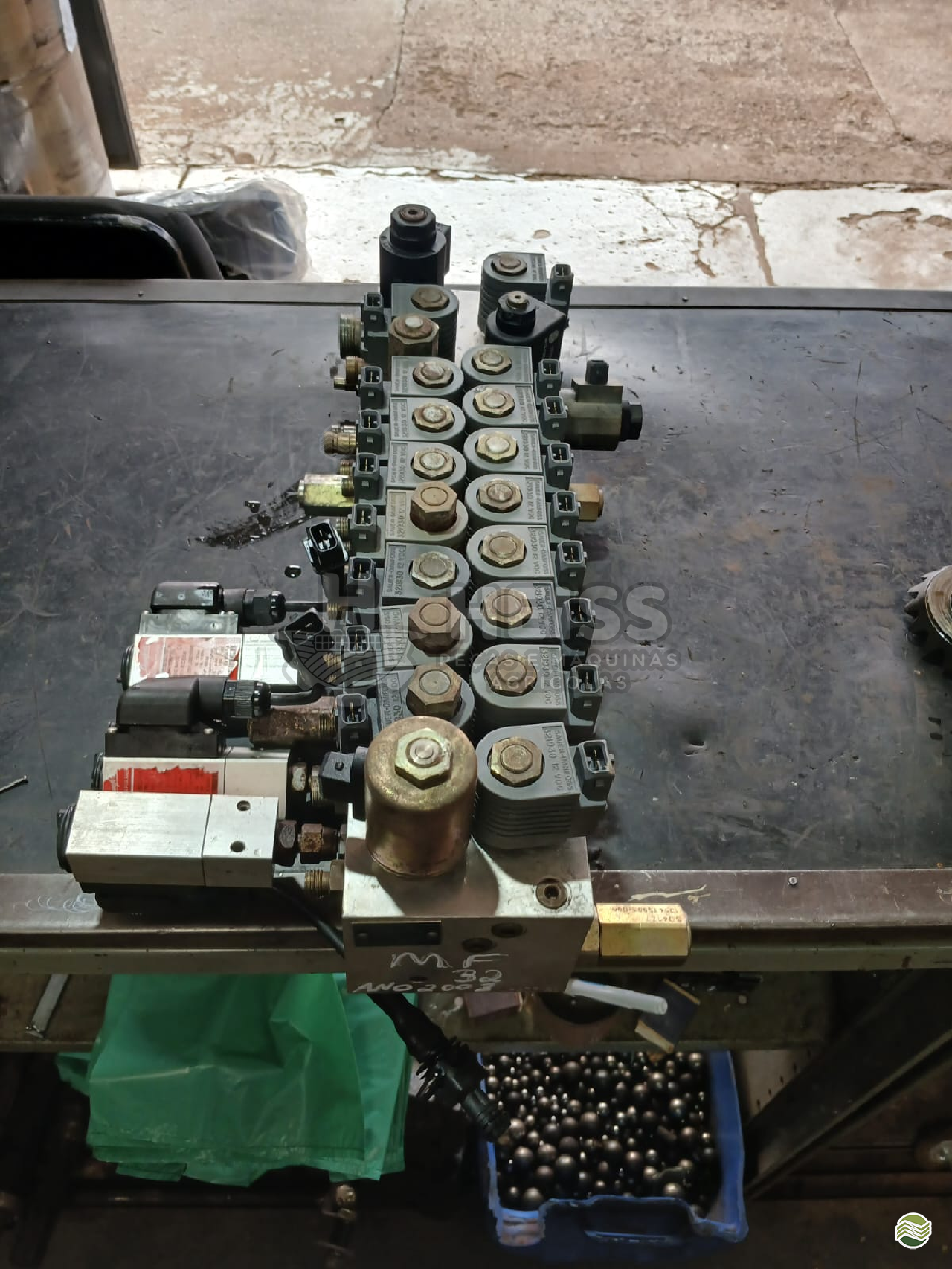 COMANDO HIDRAULICO MF 32